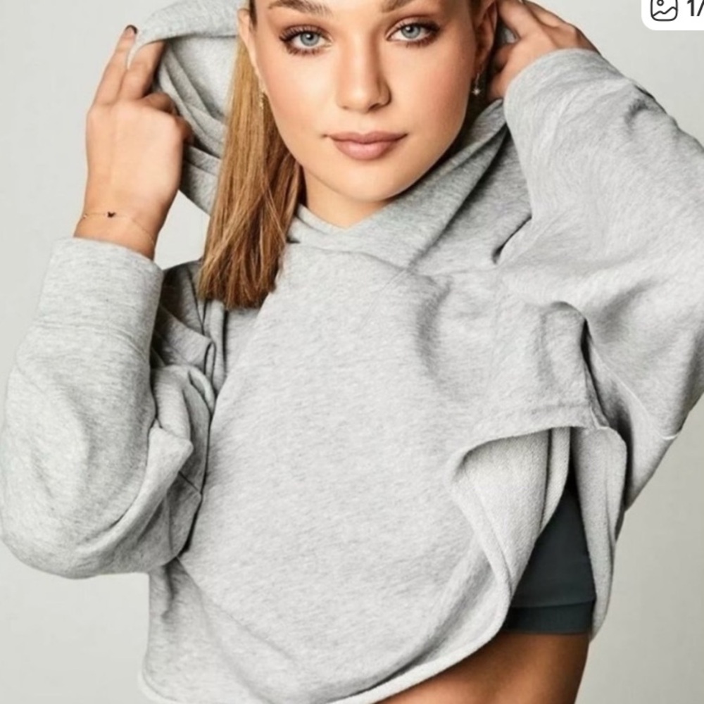 Fabletics Light Gray Cropped Hoodie